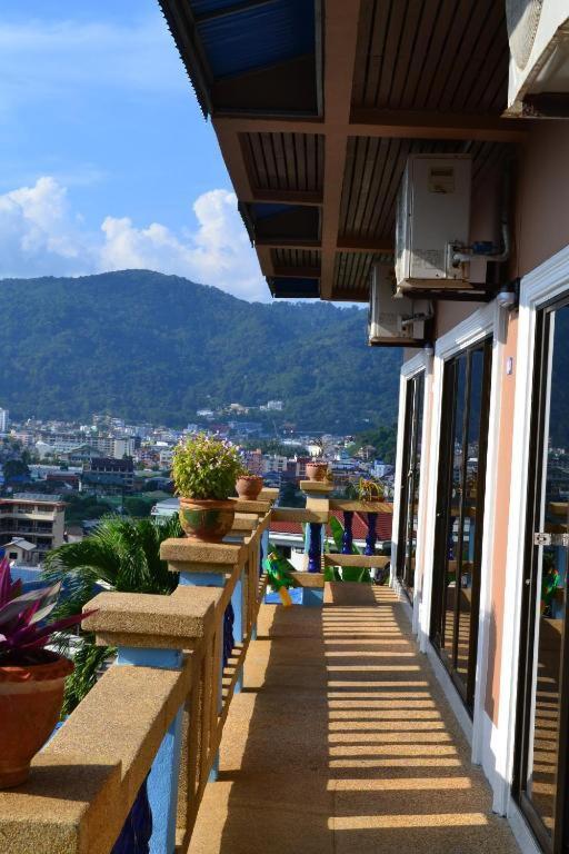 Oyo 851 On Hill Residence Patong Esterno foto