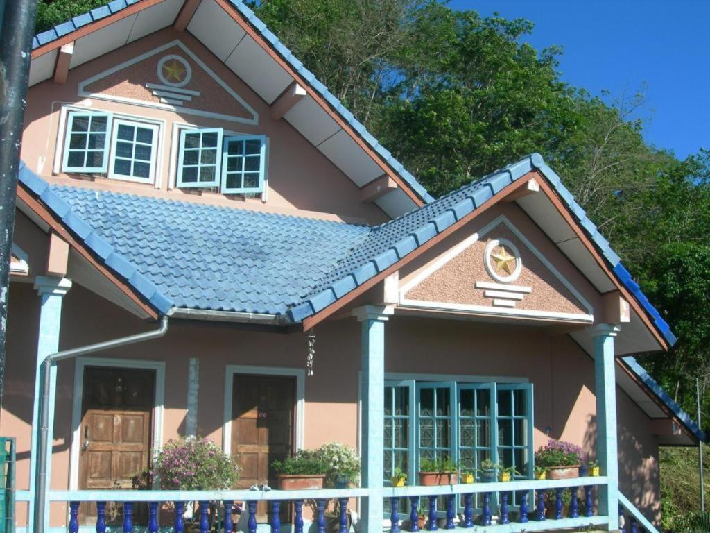 Oyo 851 On Hill Residence Patong Esterno foto