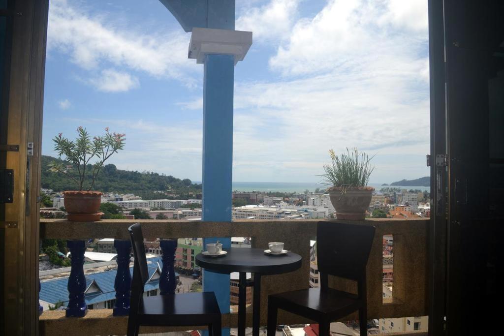 Oyo 851 On Hill Residence Patong Esterno foto