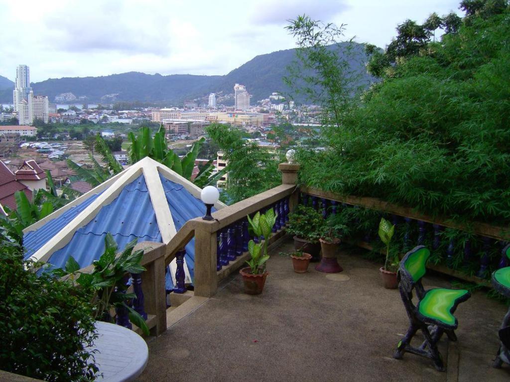 Oyo 851 On Hill Residence Patong Esterno foto