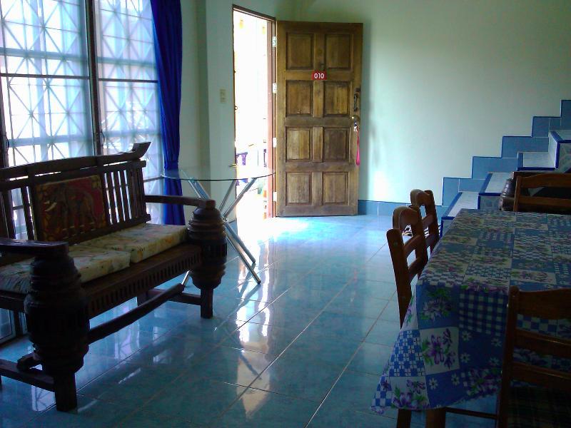 Oyo 851 On Hill Residence Patong Esterno foto