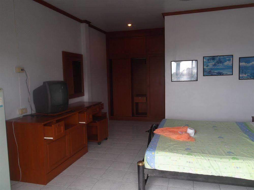 Oyo 851 On Hill Residence Patong Esterno foto