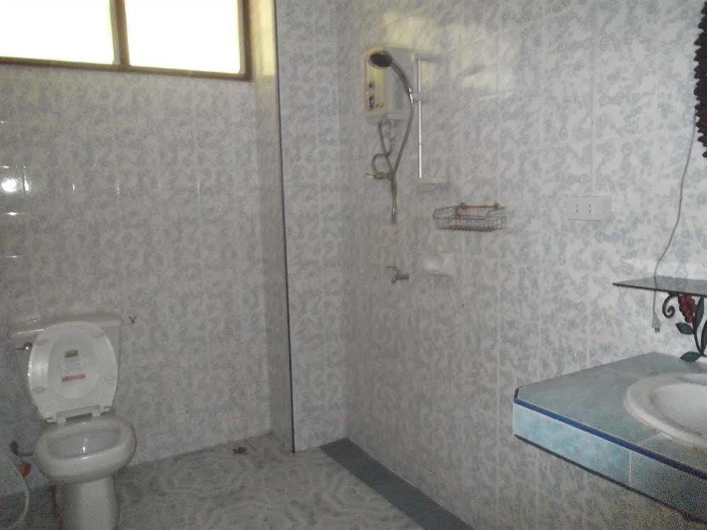 Oyo 851 On Hill Residence Patong Esterno foto