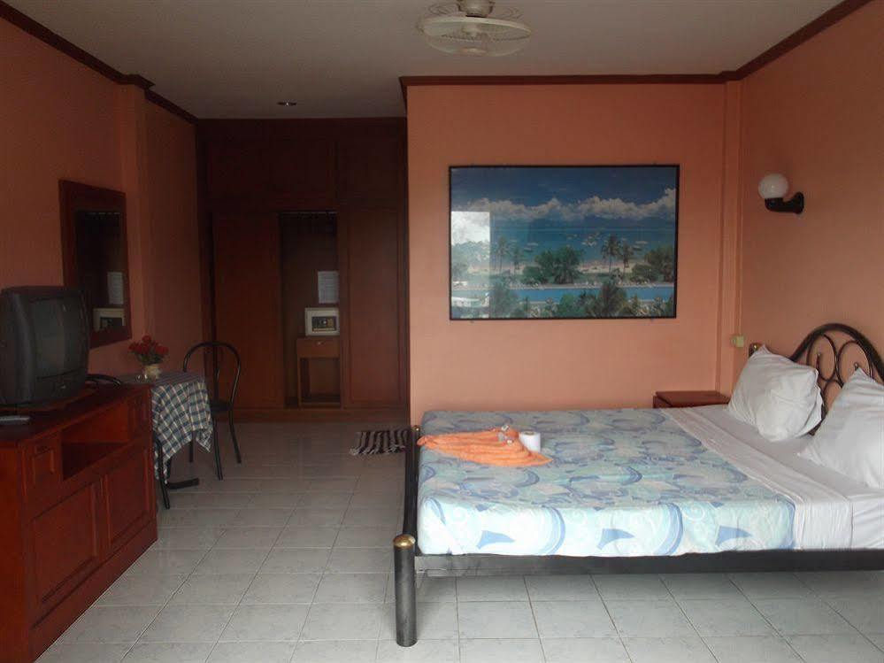 Oyo 851 On Hill Residence Patong Esterno foto